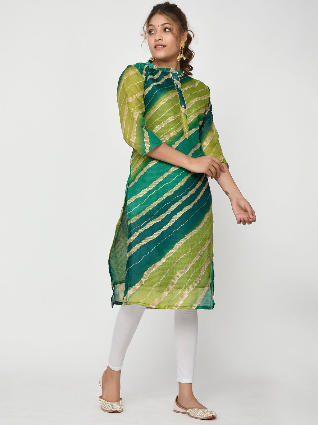 Women Green & Golden Leheriya Printed Straight Aahi Kurta