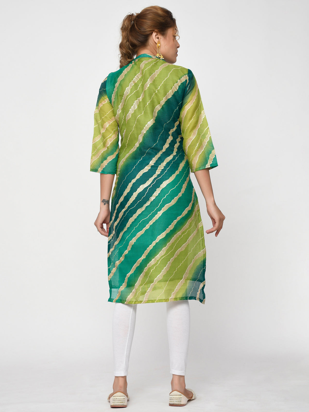 Women Green & Golden Leheriya Printed Straight Aahi Kurta